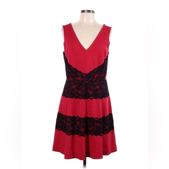 Nicole by Nicole Miller Dresses & Skirts - ‼️RED VNECK DRESS‼️